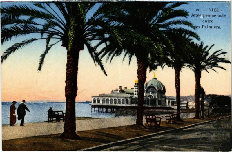 Carte postale ancienne Nice- Jetee Promenade entre des Palmiers France à Nice