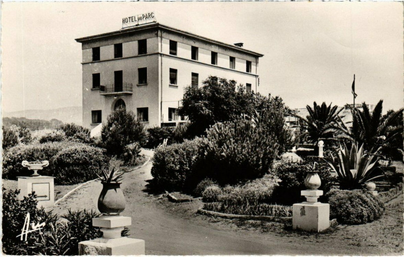 Carte postale ancienne Sanary-sur-mer - Hotel du Parc