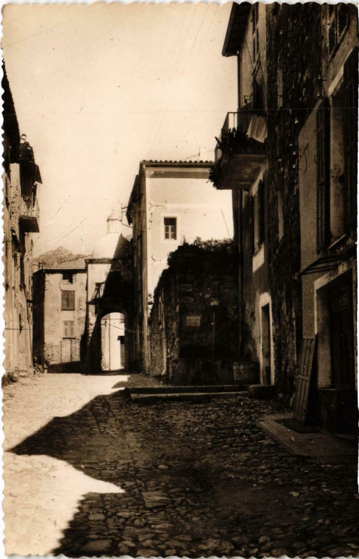 Carte postale ancienne Castellar Chateau du Comte Lascaris Alpes-Maritimes à Castellar