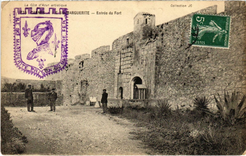 Carte postale ancienne Entrée du Fort Alpes-Maritimes
