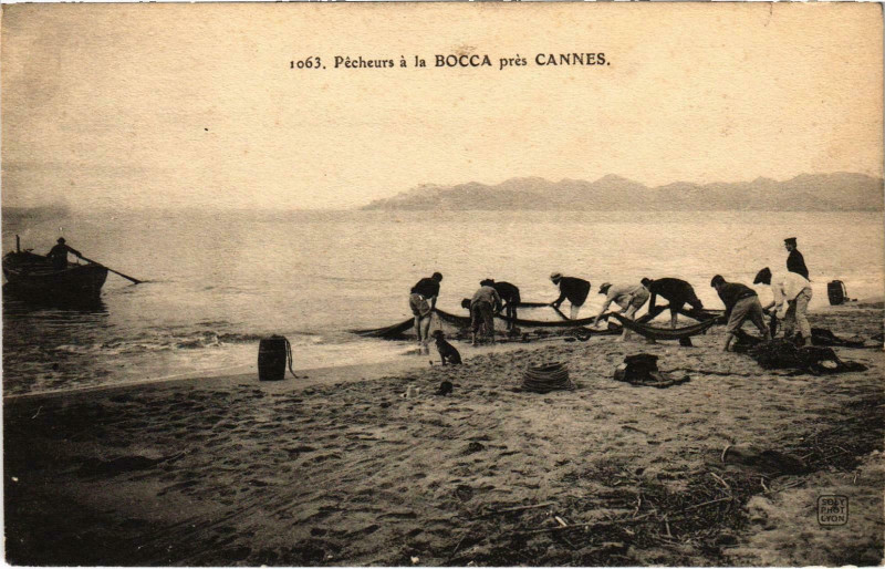 Carte postale ancienne Pécheurs a la Bocca pres Cannes Alpes-Maritimes à Cannes