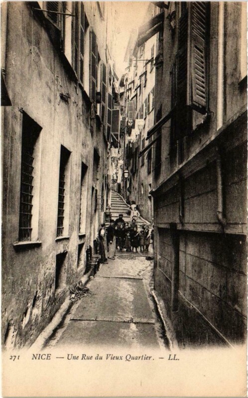 Carte postale ancienne Nice (Dep.06) Une Rue du Vieux Quartier à Nice