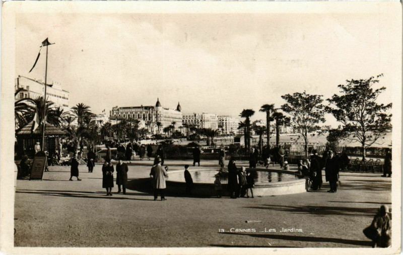 Carte postale ancienne Cannes Les Jardins à Cannes