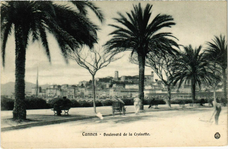 Carte postale ancienne Cannes Boulevard de la Croisette à Cannes