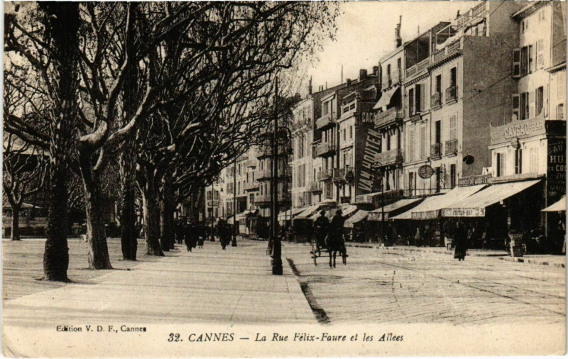 Carte postale ancienne Cannes La rue Félix à Cannes