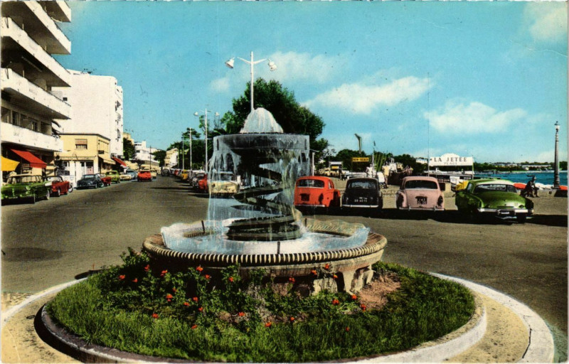 Carte postale ancienne Cote d'Azur La Promenade