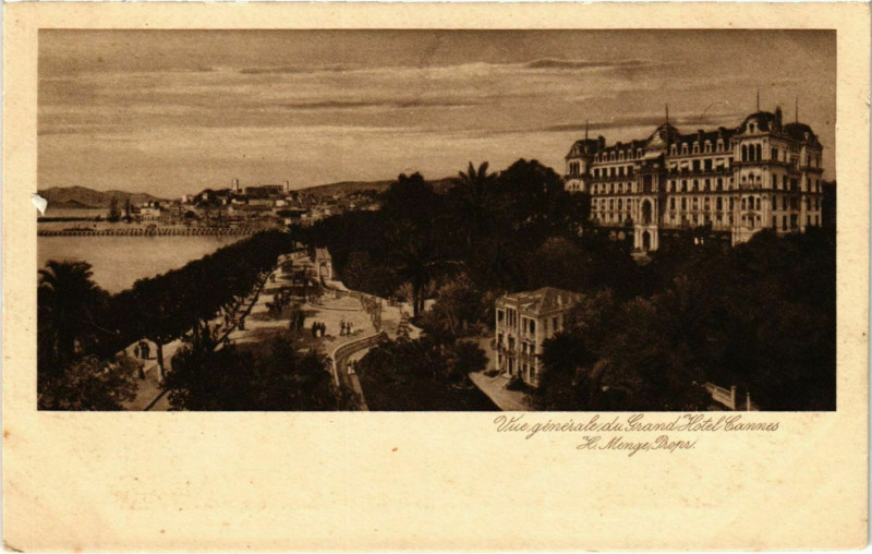 Carte postale ancienne Cannes Grand Hotel à Cannes