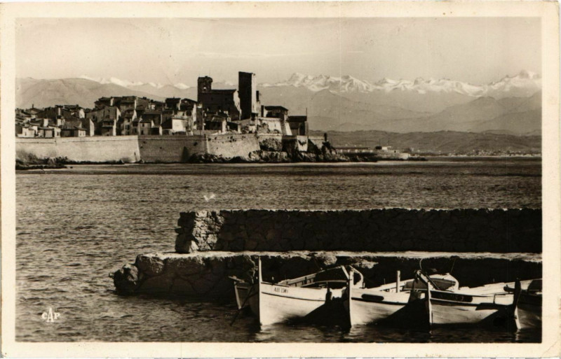 Carte postale ancienne Antibes Panorama Alpes à Antibes
