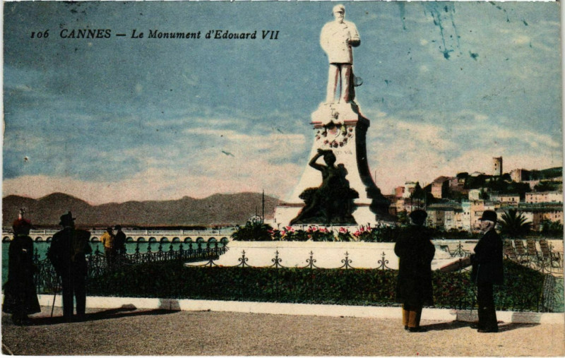 Carte postale ancienne Cannes Le Monument d'Edouard Vii à Cannes