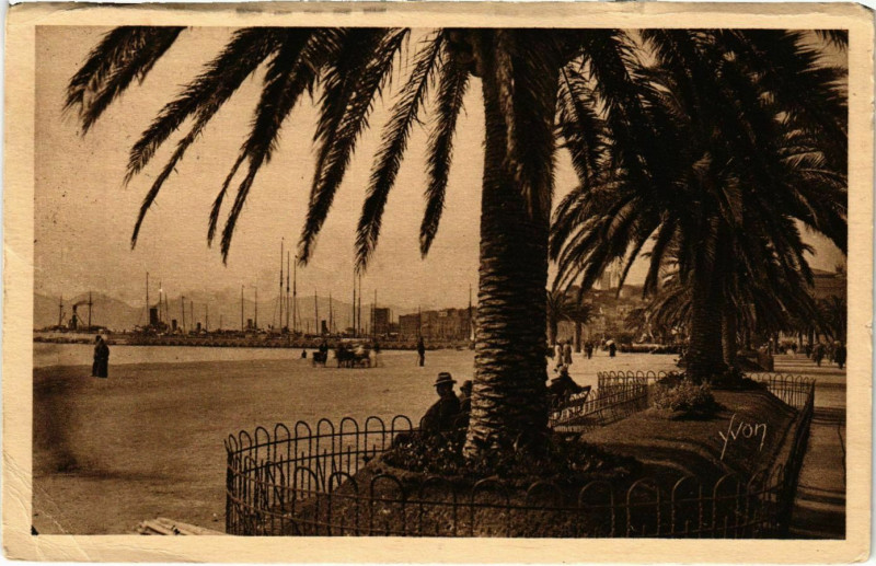 Carte postale ancienne Cannes Promenade de la Croisette à Cannes