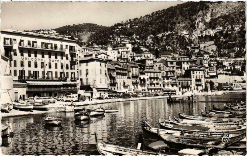 Carte postale ancienne Villefrance- Le Port et les Quais France