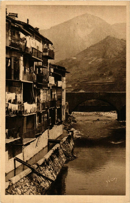 Carte postale ancienne Sospel- Les vieilles Maisons sur la Bevera France à Sospel