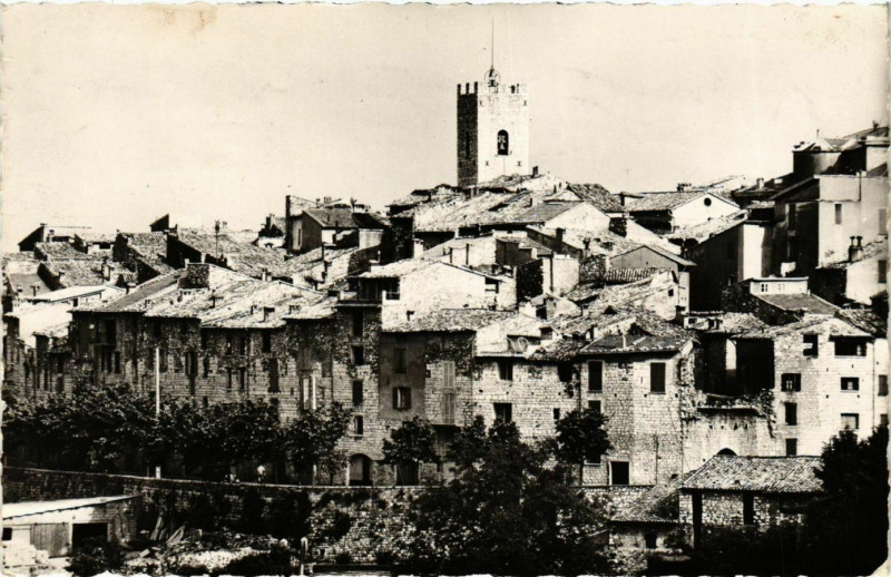 Carte postale ancienne Vence- La vieille ville et ses remparts France à Vence