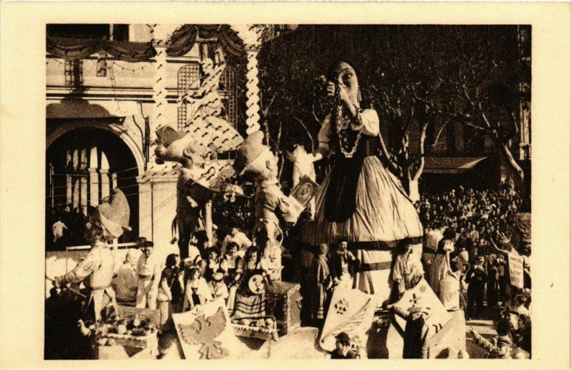 Carte postale ancienne Char de Madame Carnaval France