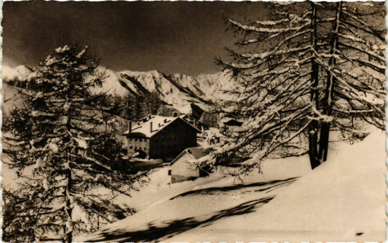 Carte postale ancienne Valberg- Le grand Chalet et la Chaine duSaint-Honorat France