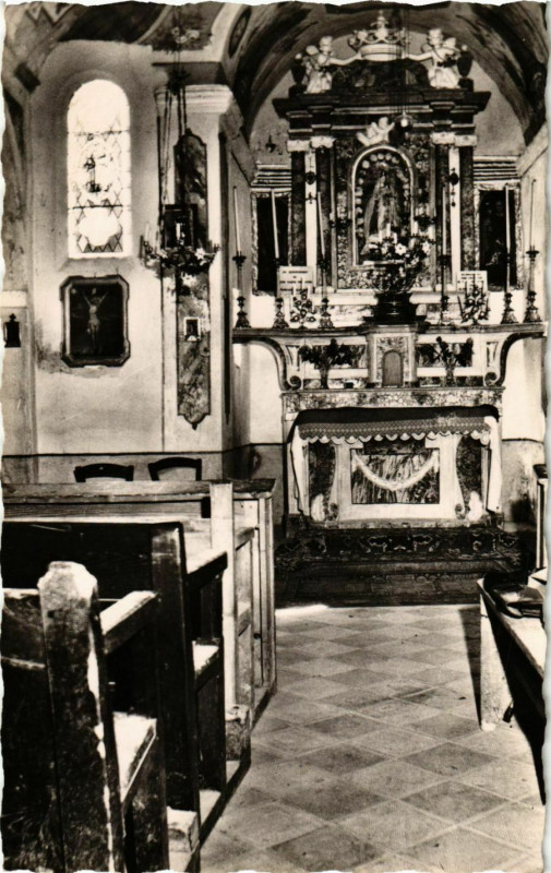 Carte postale ancienne Moulinet- Interieur de la Chapelle France à Moulinet