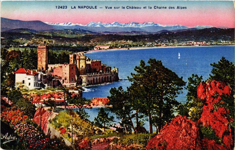Carte postale ancienne La Napoule- vue sur la Chateau&Chaine des Alpes France