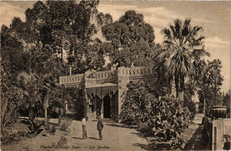 Carte postale ancienne Poteire du Golfe Juan-Les Jardins France