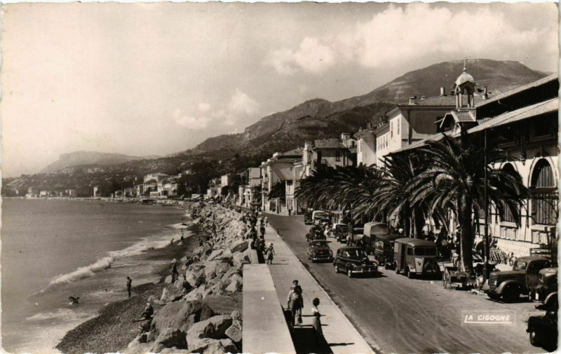 Carte postale ancienne Menton- La Plage et la promenade General Leclerc France à Menton