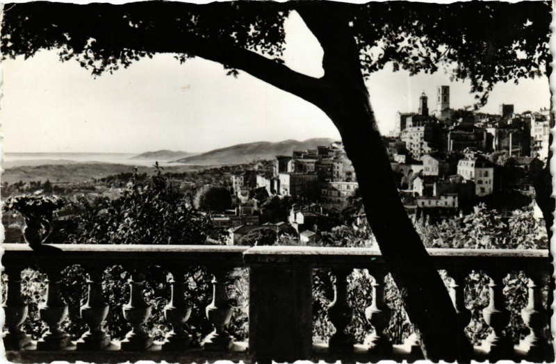 Carte postale ancienne Grasse- vue panoramique de la terrasse France à Grasse