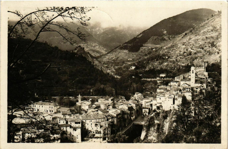 Carte postale ancienne Luceram- vue generale France à Lucéram
