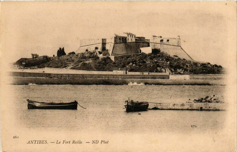 Carte postale ancienne Antibes- Le Fort Reille France à Antibes