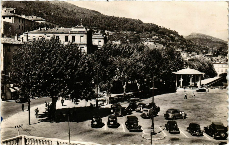 Carte postale ancienne Grasse- Le Cours France à Grasse