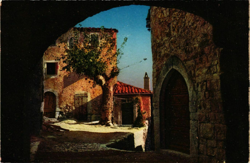 Carte postale ancienne Eze- Le Planet, vieux quartier France à Èze