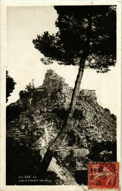 Carte postale ancienne Eze- vue a travers les pins France à Èze