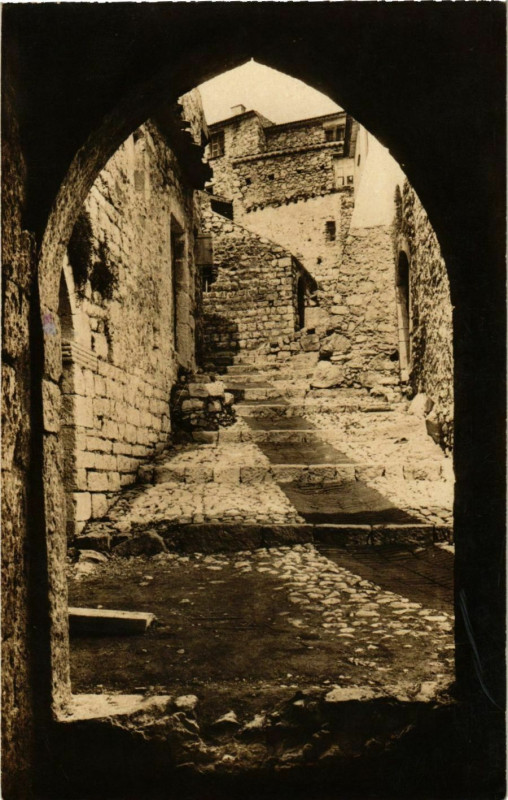 Carte postale ancienne Eze- Une Rue France à Èze
