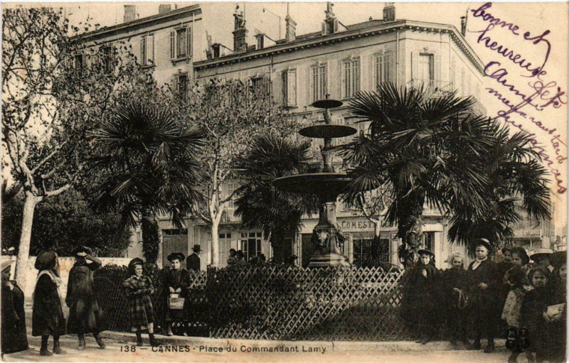 Carte postale ancienne Cannes Place du Commandant Lamy à Cannes