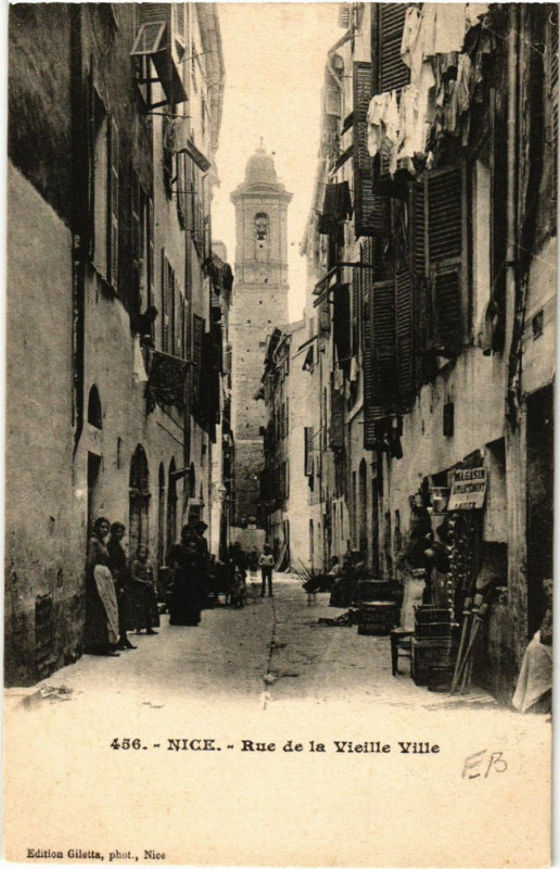 Carte postale ancienne Nice - Rue de la Vieille Ville à Nice