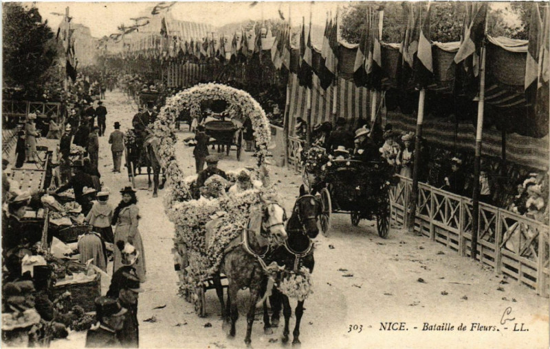 Carte postale ancienne Nice - Bataille de Fleurs à Nice