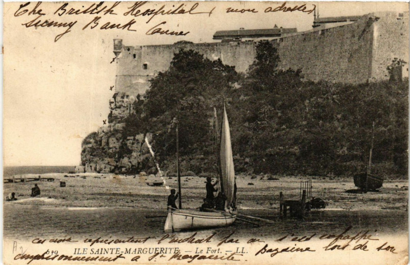 Carte postale ancienne Ile Sainte-Marguerite - Le Fort