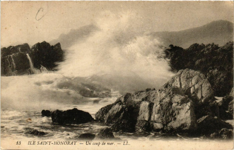 Carte postale ancienne Ile Saint-Honorat - Un coup de mer