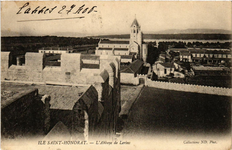 Carte postale ancienne Ile Saint-Honorat - L'Abbaye de Lerins