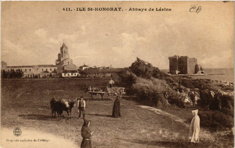 Carte postale ancienne Ile Saint-Honorat - Abbaye de Lérins