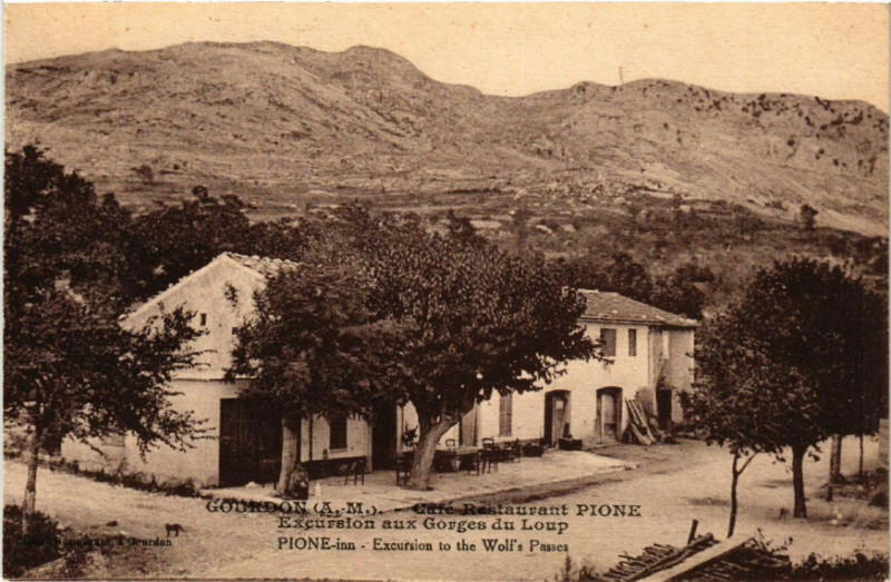 Carte postale ancienne Gourdon - Café Restaurant Pione Excursion aux Gorges du Loup à Gourdon