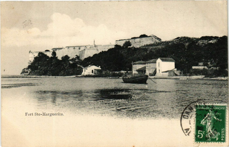 Carte postale ancienne Fort Sainte-Marguerite