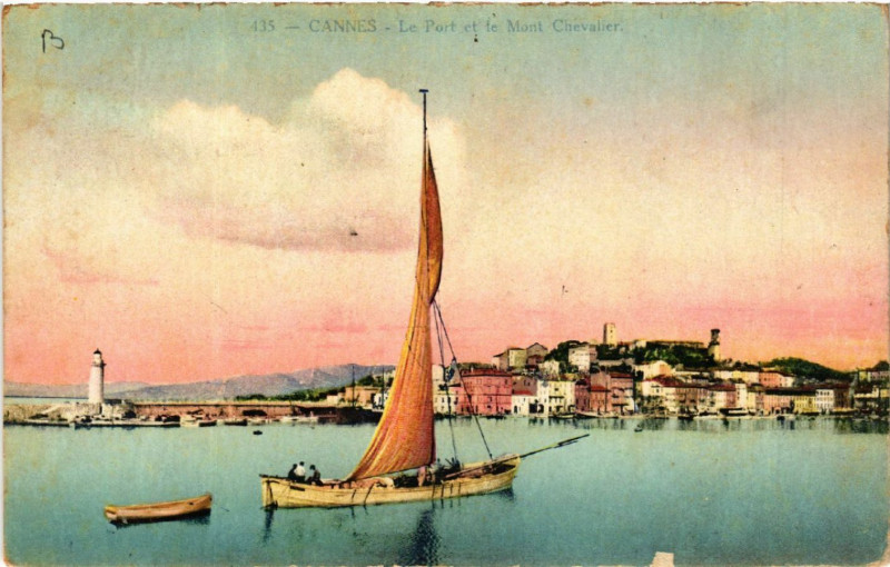 Carte postale ancienne Cannes - Le Port et le Mont Chevalier à Cannes