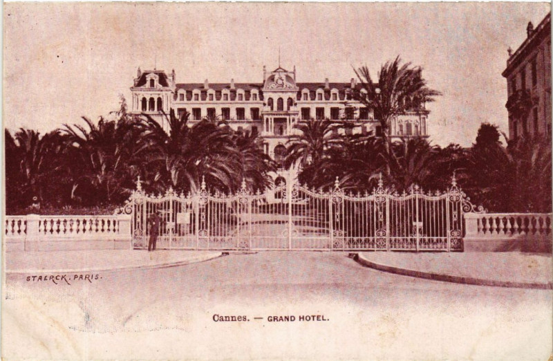 Carte postale ancienne Cannes - Grand Hotel à Cannes
