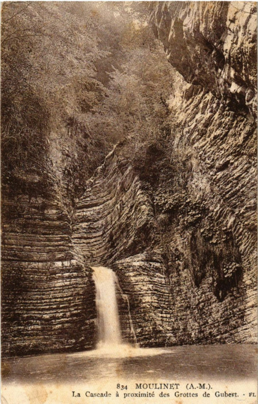 Carte postale ancienne Moulinet - La Cascade a proximité des Grottes de Gubert à Moulinet
