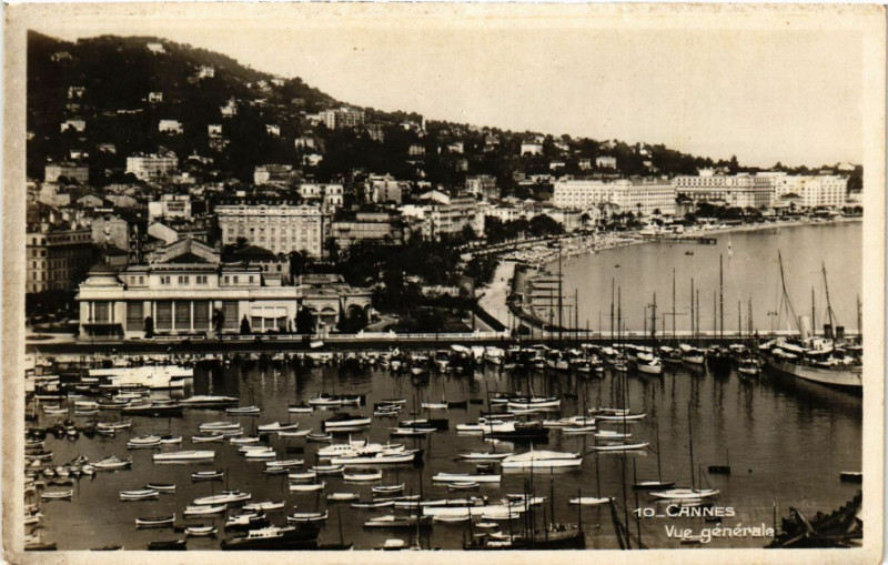 Carte postale ancienne Cannes - Vue générale à Cannes