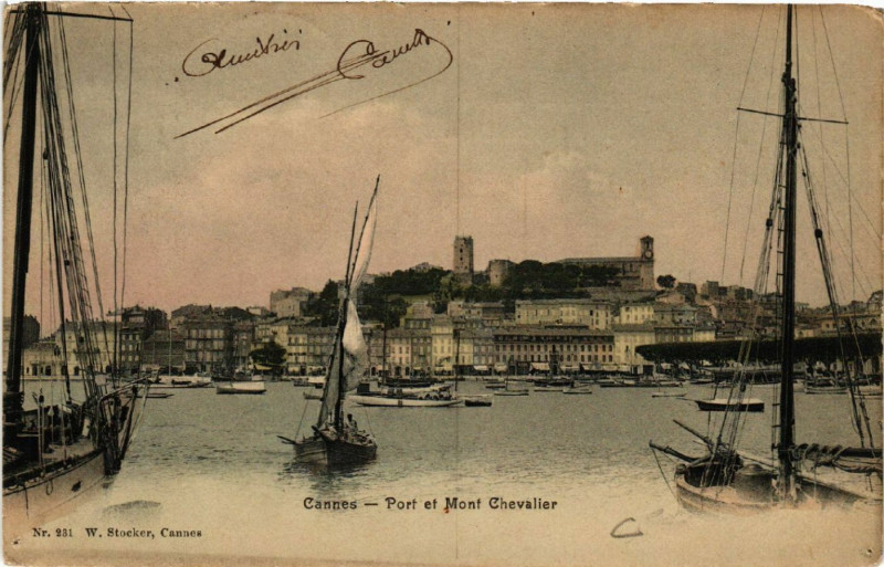 Carte postale ancienne Cannes - Port et Mont Chevalier à Cannes