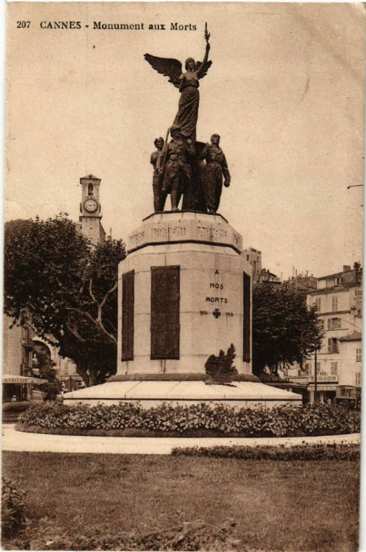 Carte postale ancienne Cannes - Monument Aux Morts à Cannes