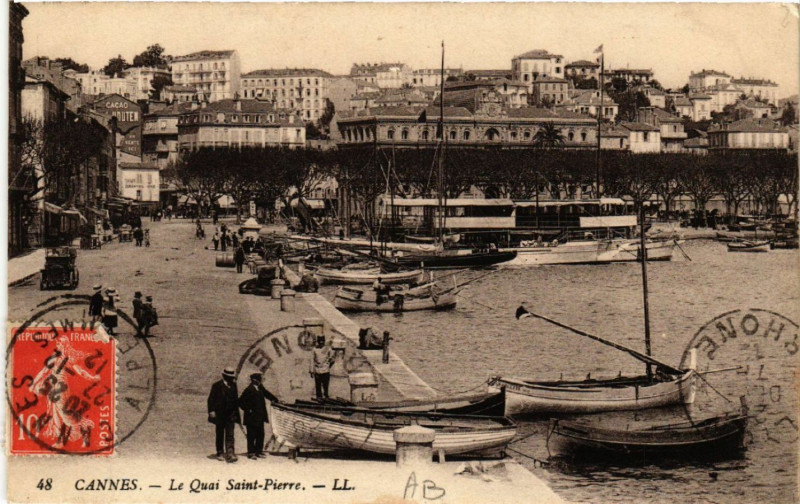 Carte postale ancienne Cannes - Le Quai Saint-Pierre à Cannes