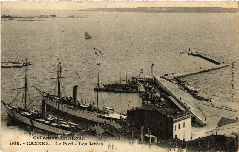Carte postale ancienne Cannes - Le Port - Les Jetées à Cannes