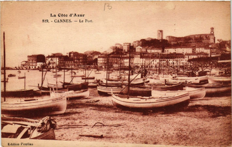 Carte postale ancienne Cannes - Le Port - La Cote d'Azur à Cannes