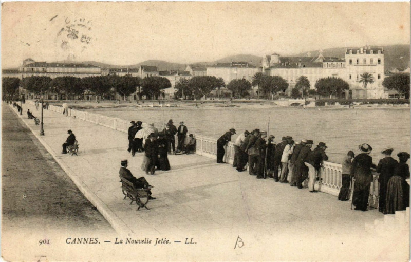Carte postale ancienne Cannes - La Nouvelle Jetée à Cannes