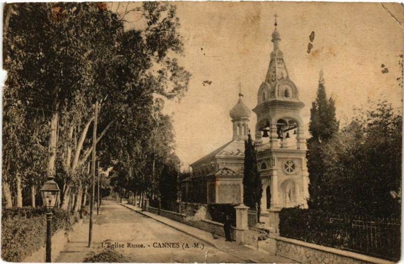 Carte postale ancienne Cannes - L'Eglise Russe à Cannes